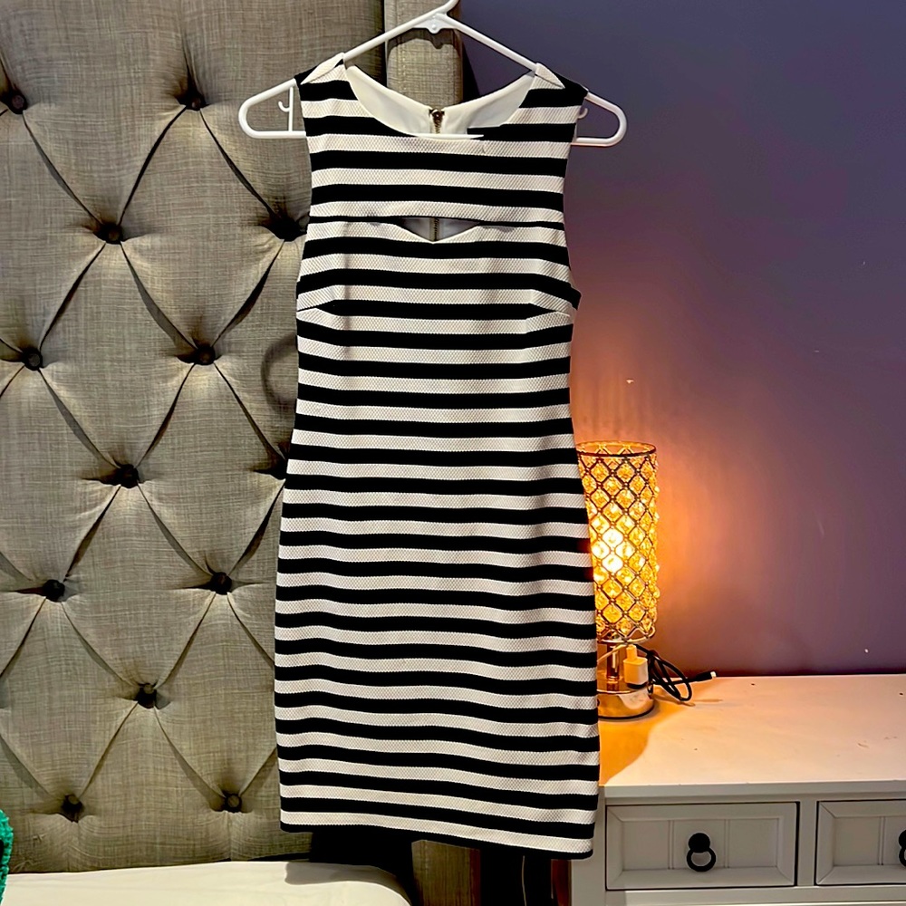 Casual Dresses Striped Sleeveless Multi-function Fashion Dress.